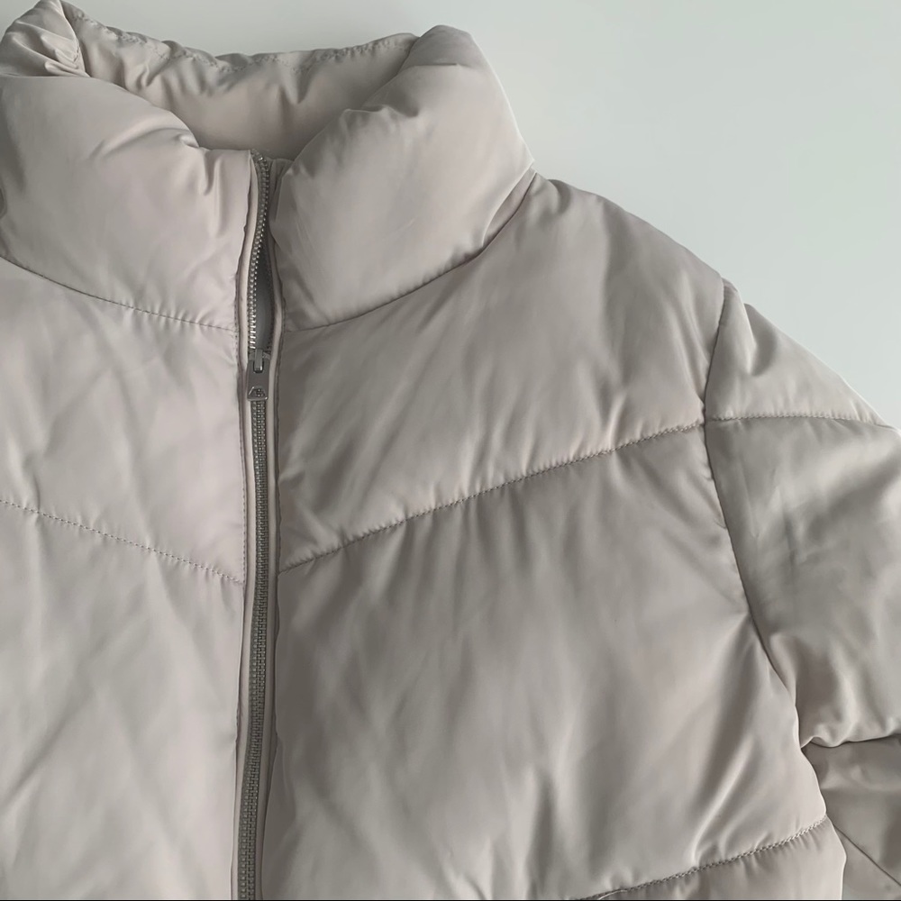H&M Short Puffer Jacket - Picture 2 of 3